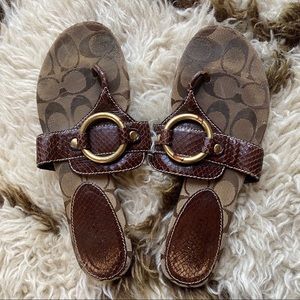 AUTHENTIC COACH SANDLES